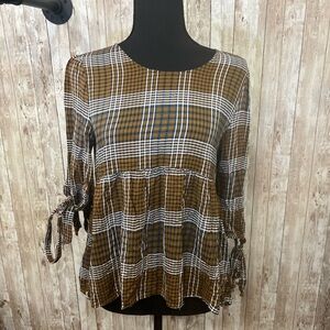 Umgee‎ Tan and Brown Tie Front Blouse with 3/4 Sleeves
